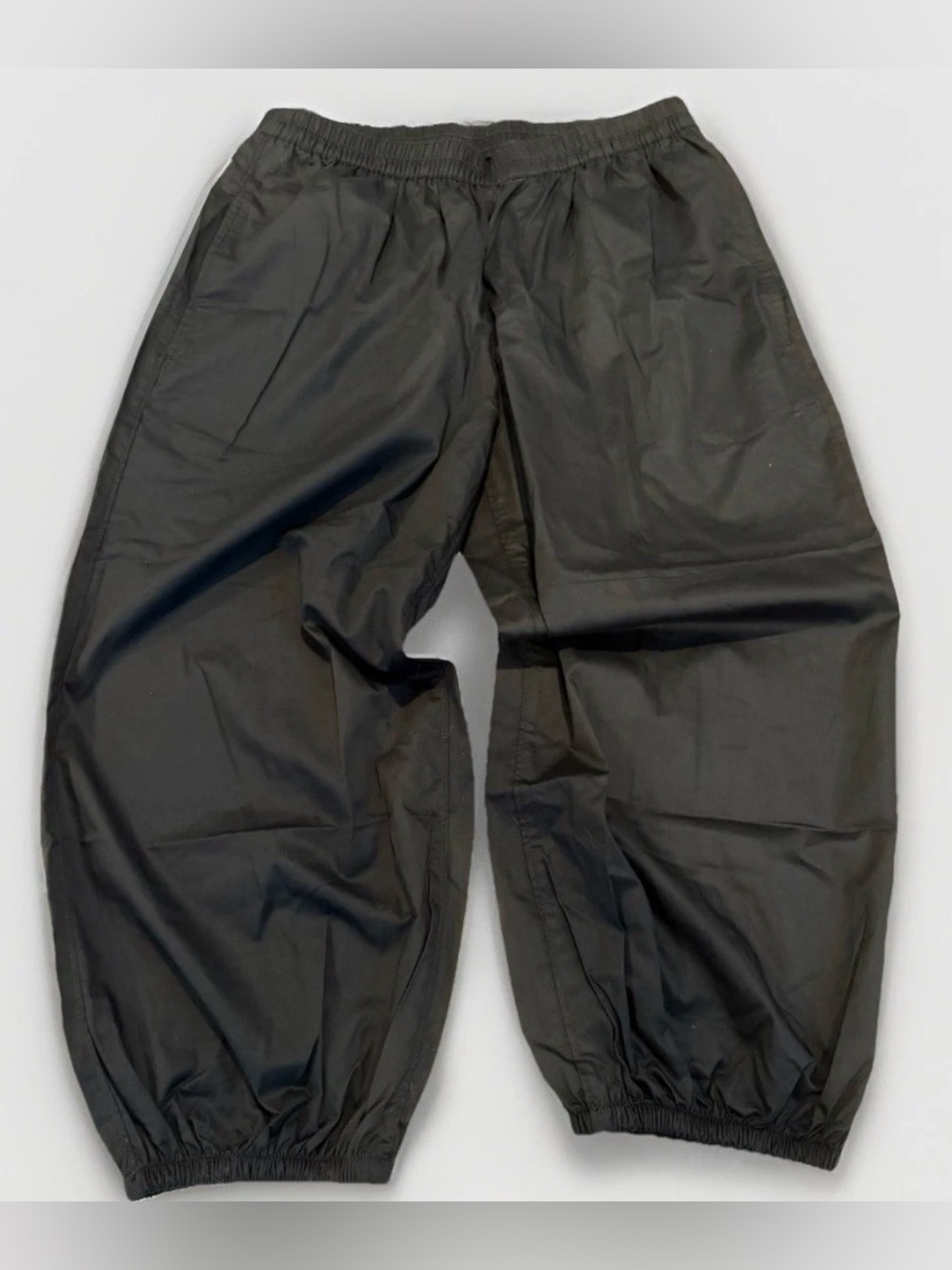 NWT Old Navy Black Capri Jogger Pants Size Medium Petite Lightweight Cropped